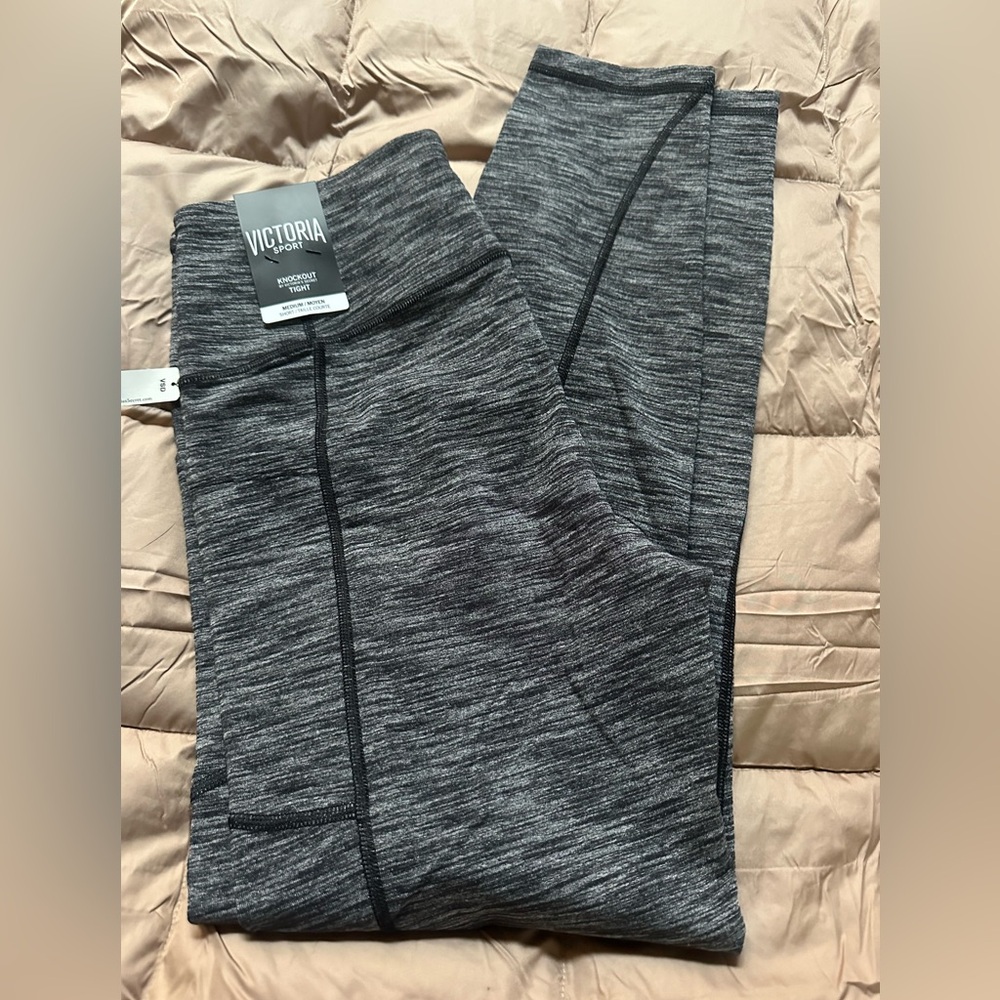VICTORIAS SECRET Sport Knock Out Tights NEW WITH TAG